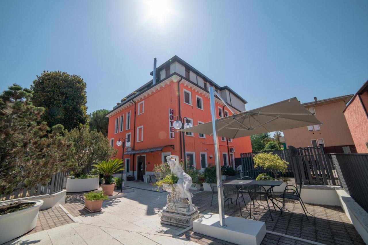Hotel Siros Верона Екстериор снимка