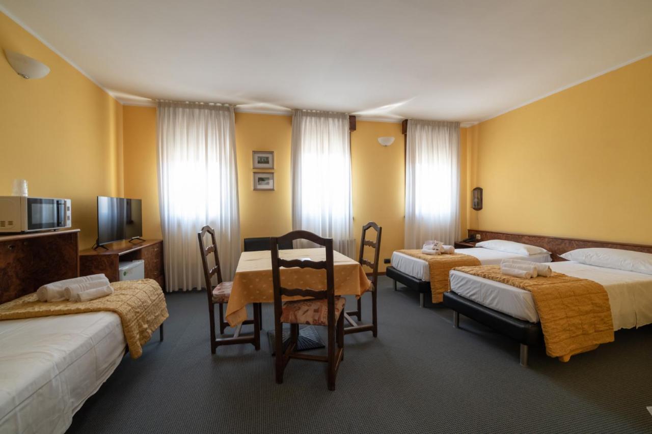 Hotel Siros Верона Екстериор снимка