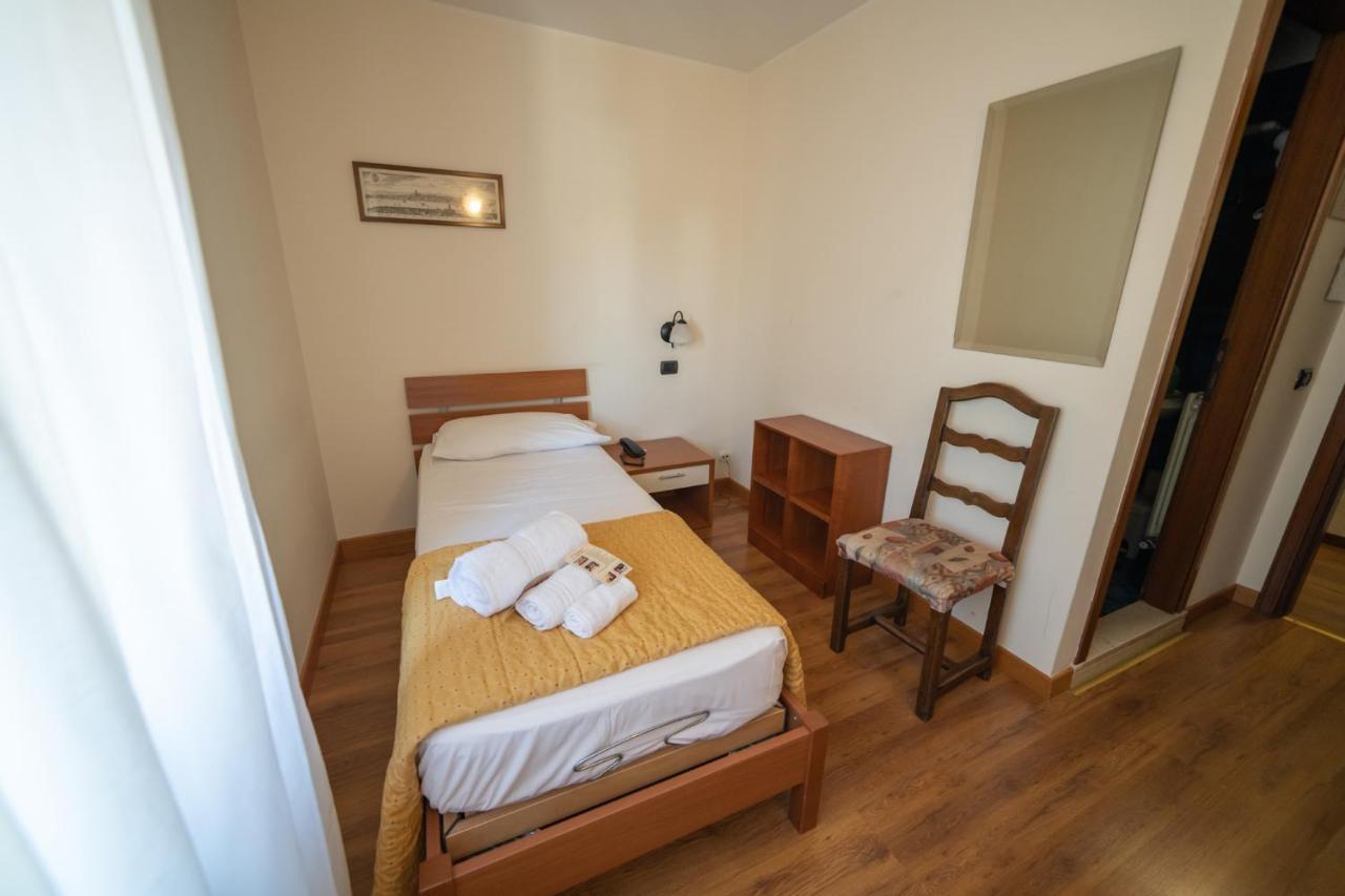 Hotel Siros Верона Екстериор снимка