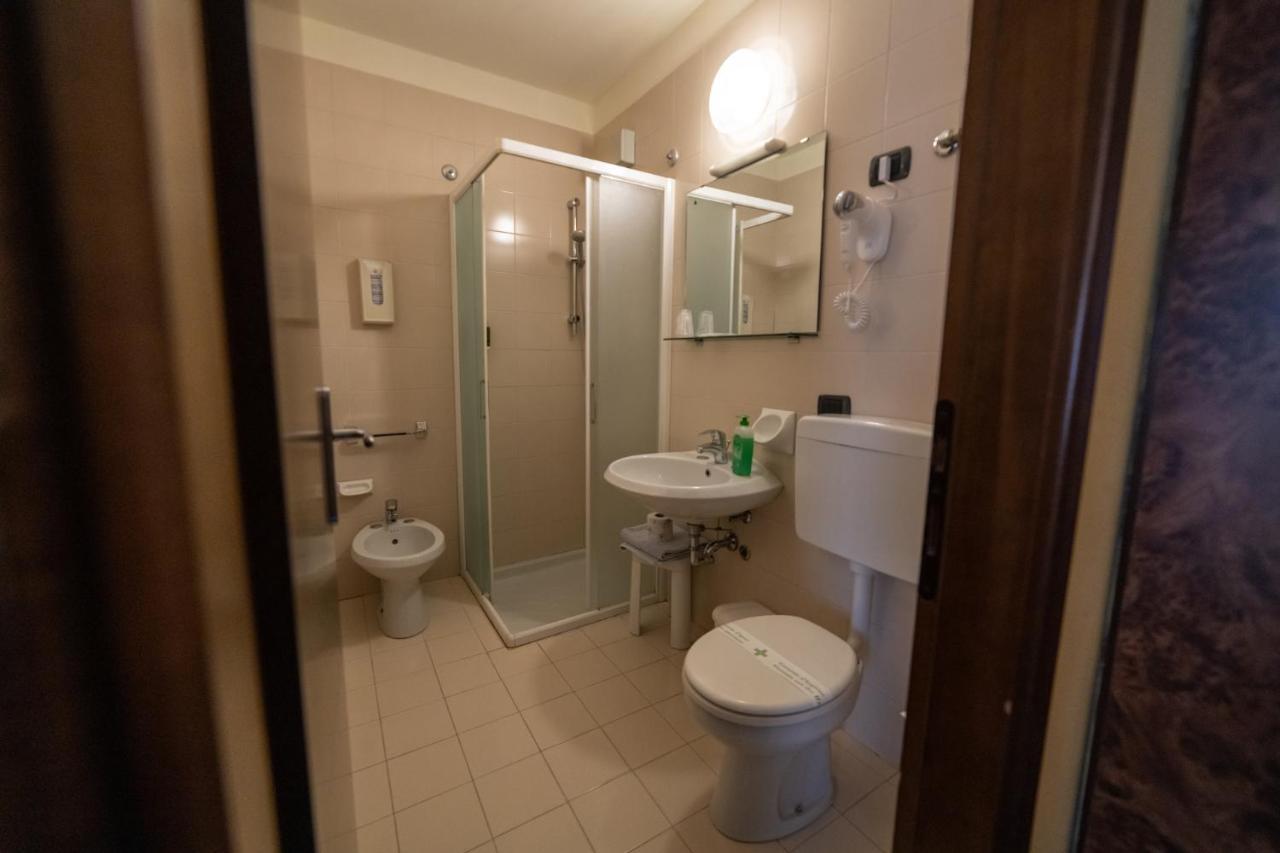 Hotel Siros Верона Екстериор снимка