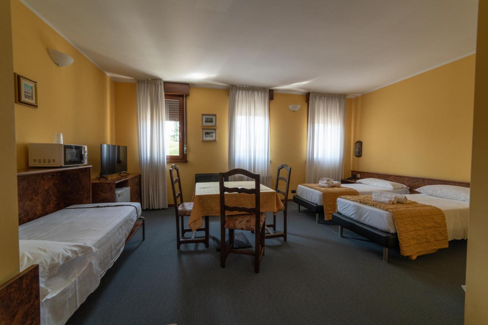 Hotel Siros Верона Екстериор снимка